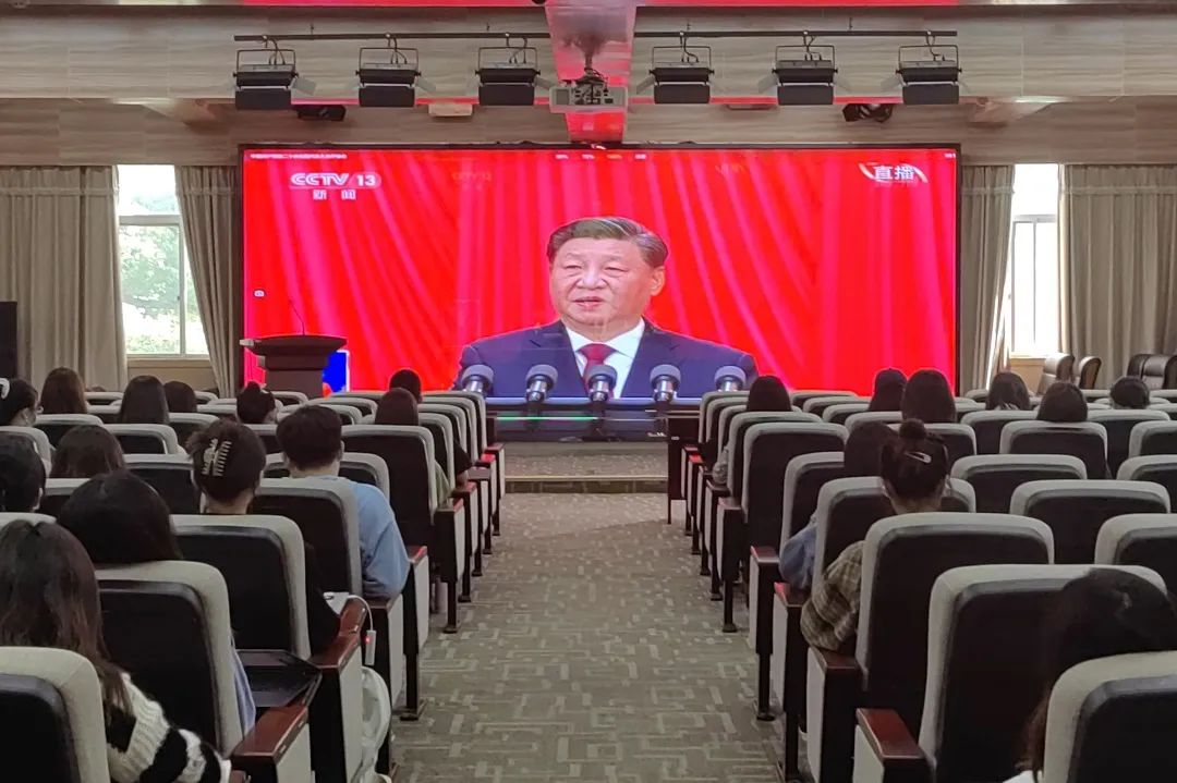 qm球盟会师生党员、团员热议党的二十大报告